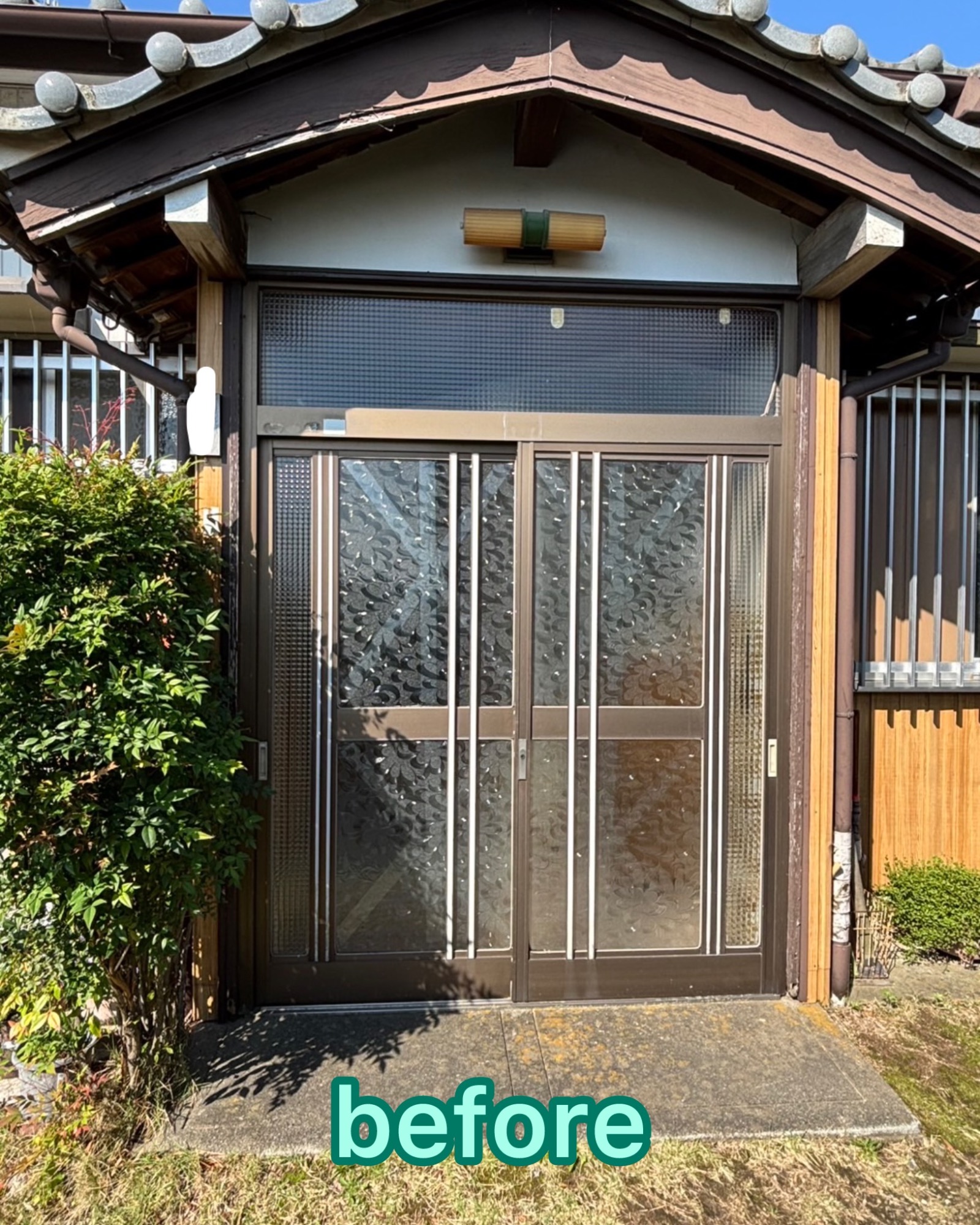 玄関のお取替えをさせていただきました